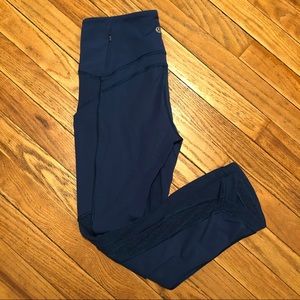 ✨💙 lululemon blue crop leggings